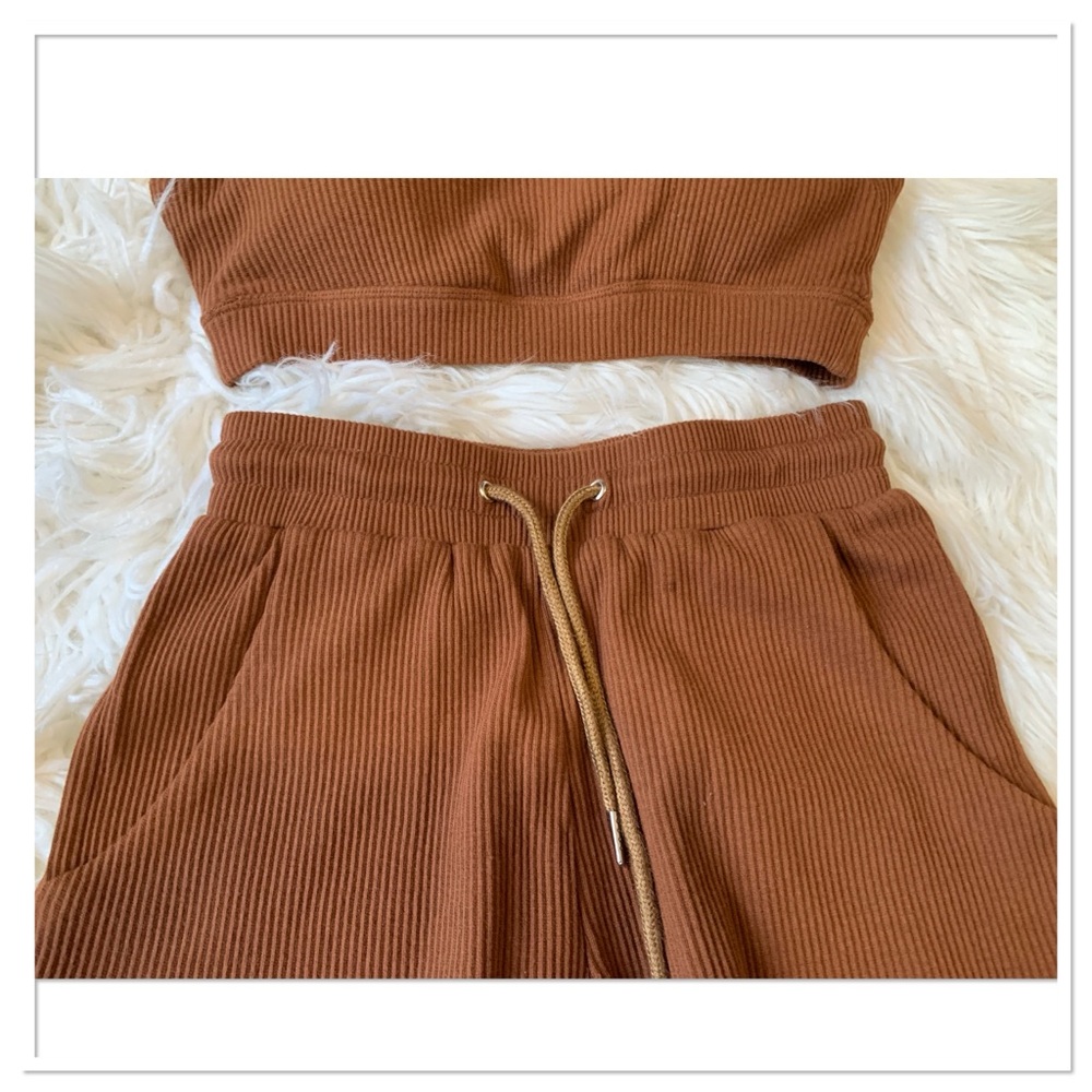 RIVIR Ribbed Lounge Set Brown Size Small - Picture 2 of 9